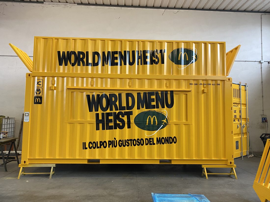 Container giallo allestito — foto 2